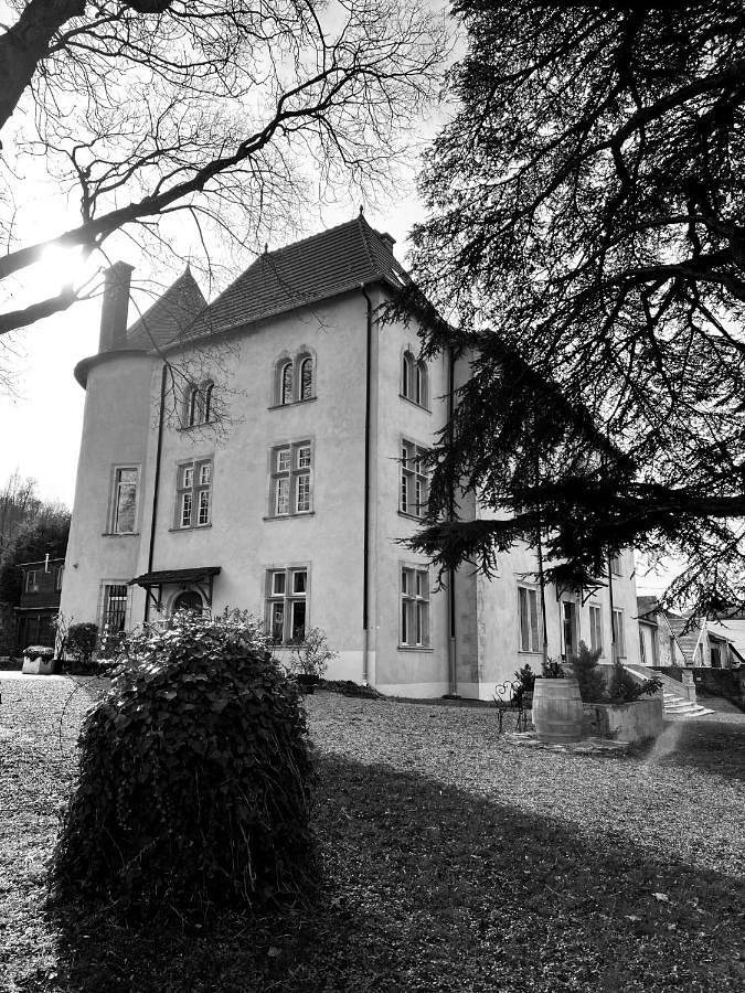 Chambre d’hôte pour 2 personnes, avec Jacuzzi et Terrasse ainsi que Jardin et Piscine