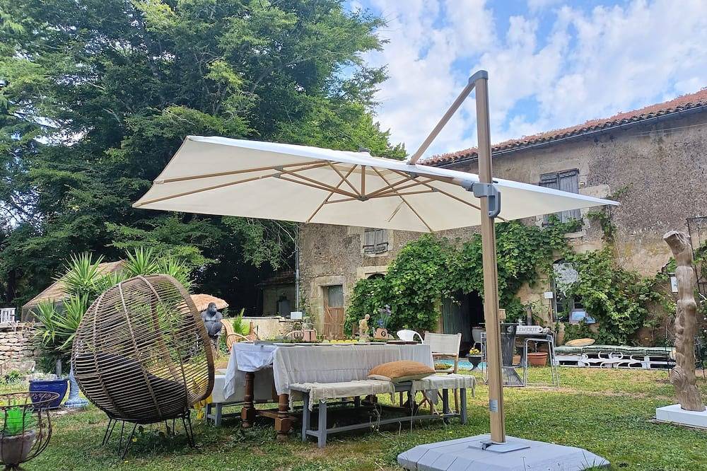 Bed & Breakfast \"L'Héritage\" in Champdeniers-Saint-Denis, Niort region