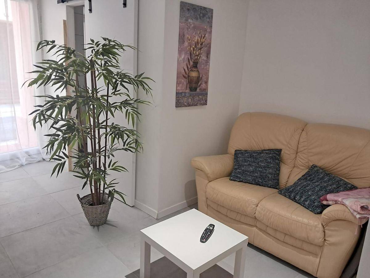 Appartement entier, T2 neuf très cosy in Boujan-sur-Libron, Côte méditerranéenne (France)