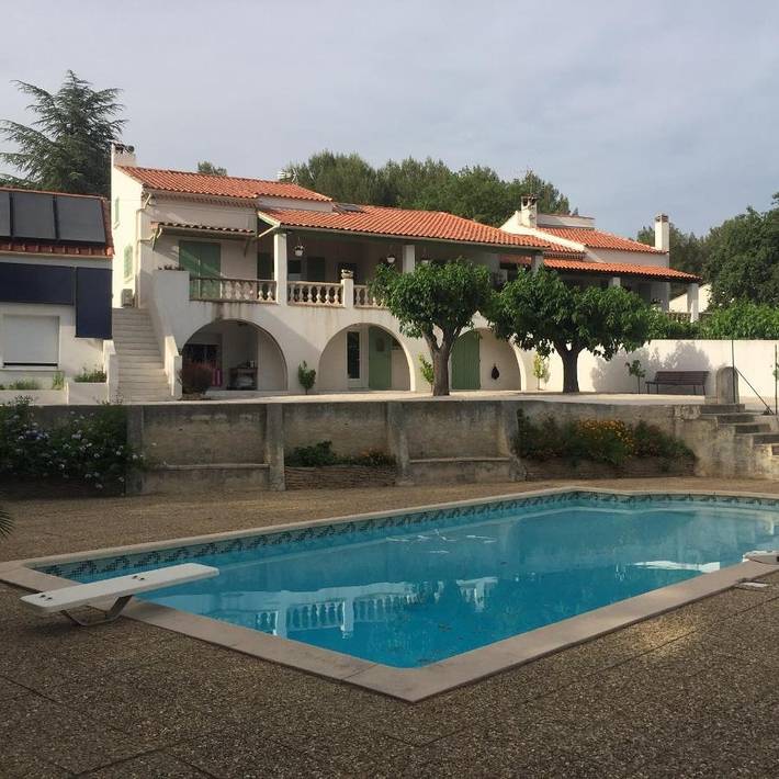 Cottage pour 2 personnes, avec vue ainsi que piscine et jardin à Aubagne