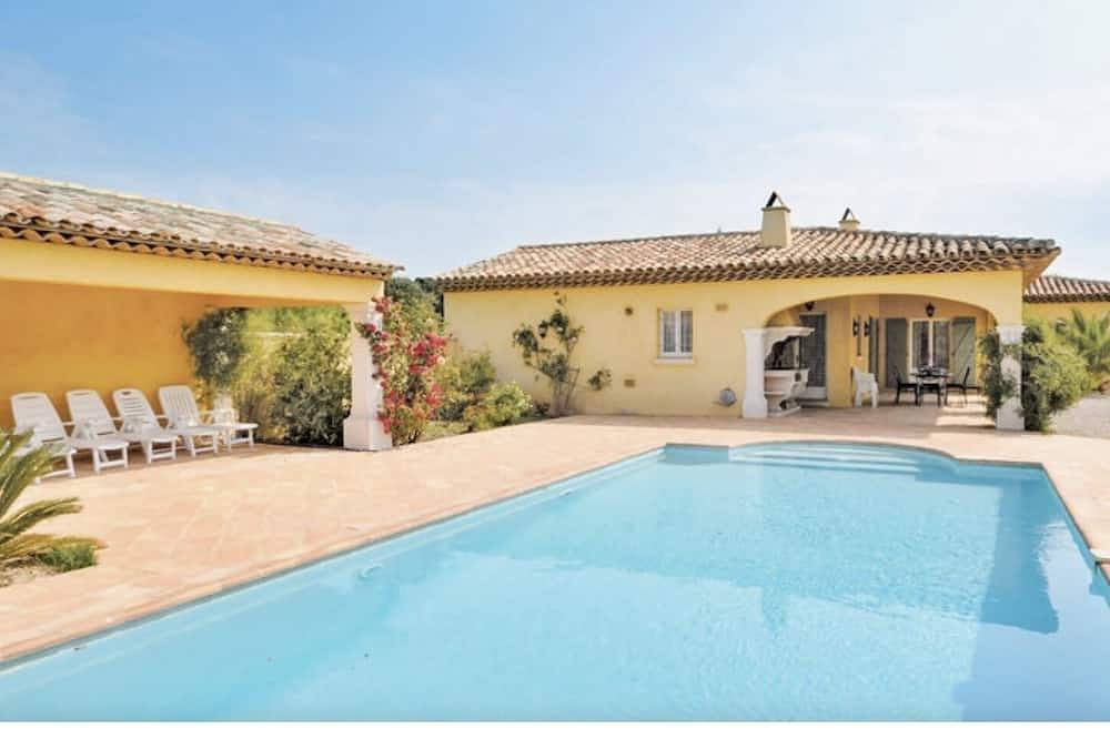 Charming villa with whirlpool bath in Le Plan-de-la-Tour, Draguignan region