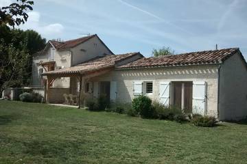 Gîte pour 5 personnes, avec terrasse et jardin, animaux acceptés à Lalbenque
