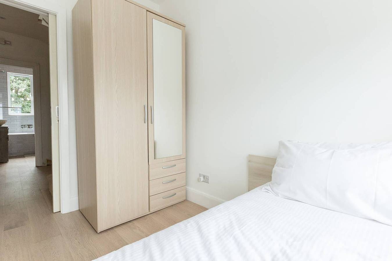 Spacious 3Br Home with Garden in North London in Brent, London