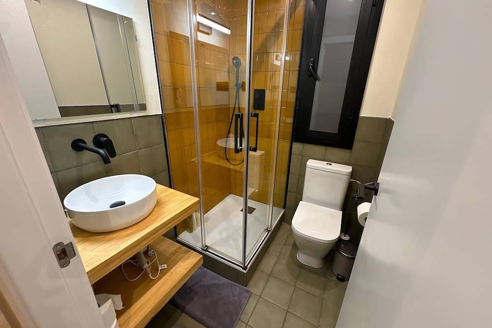 Apartamento entero, 5 minutes away from Sagrada Familia - 2 Br flat in Centro Barcelona, Barcelona