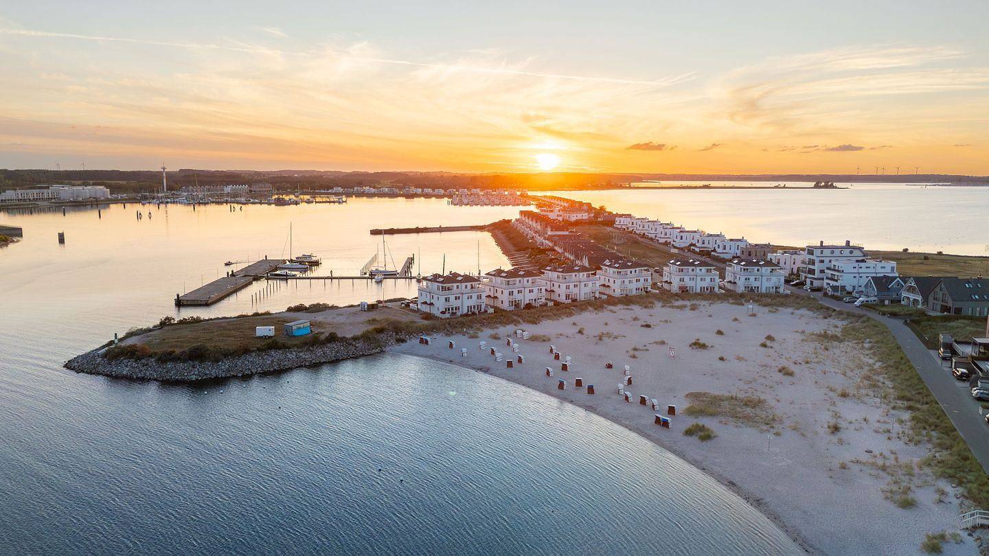 "Beach House" direkt am Sandstrand der Badebucht des Ostseeresort Olpenitz in Olpenitz, Kappeln