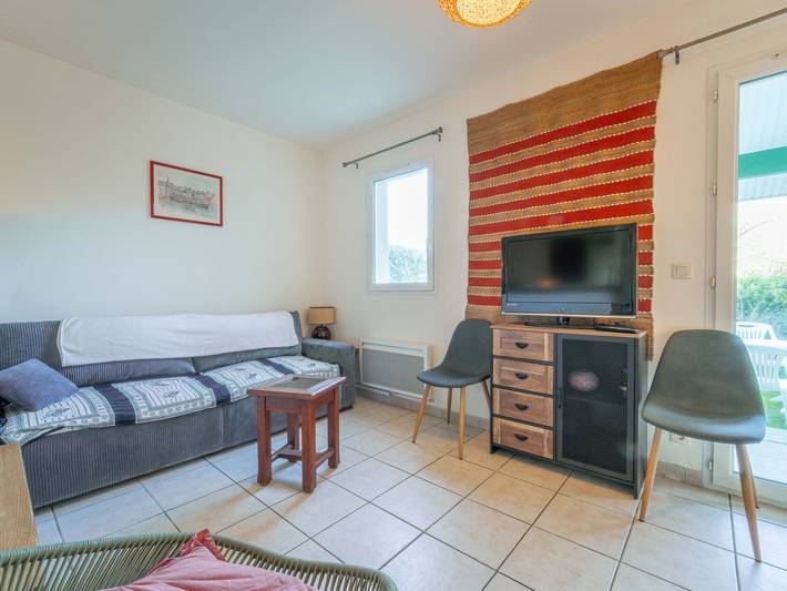 Gîte pour 5 personnes, avec terrasse à Bias - 2