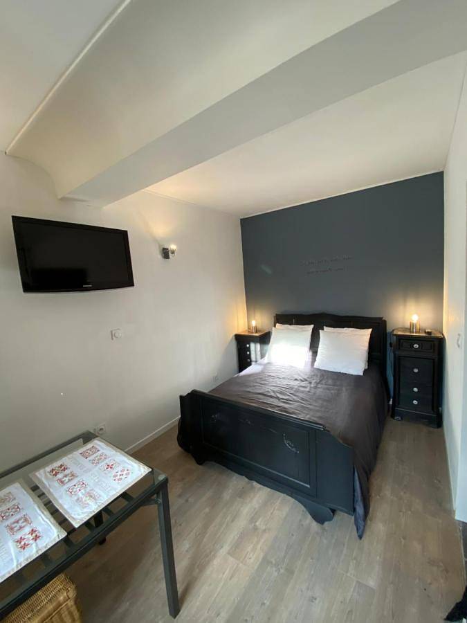 Cottage pour 2 personnes, avec terrasse ainsi que jacuzzi et jardin, animaux acceptés à Corcelles-les-Arts