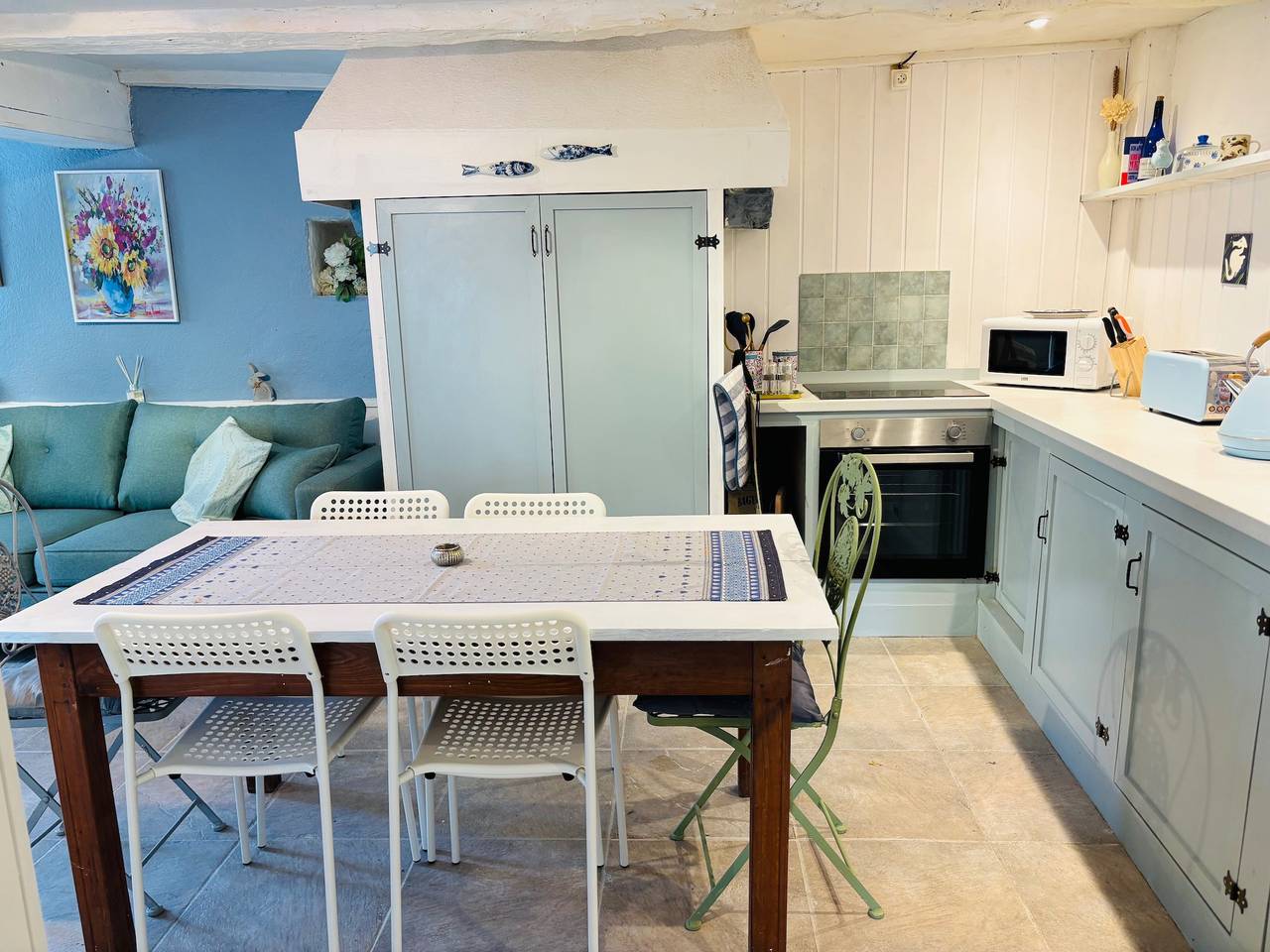 2 Bedroom Cottage - Sleeps 6 - Pool - Garden in Caylus, Quercy