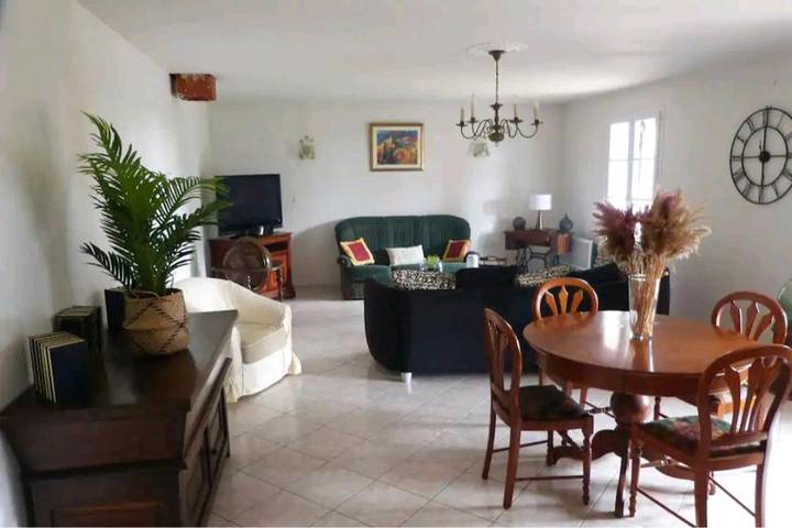 Location de vacances pour 6 personnes, avec vue et jardin à Casalabriva - 2