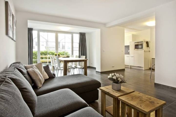 Ferienhaus für 26 Personen, mit Garten in Neuastenberg