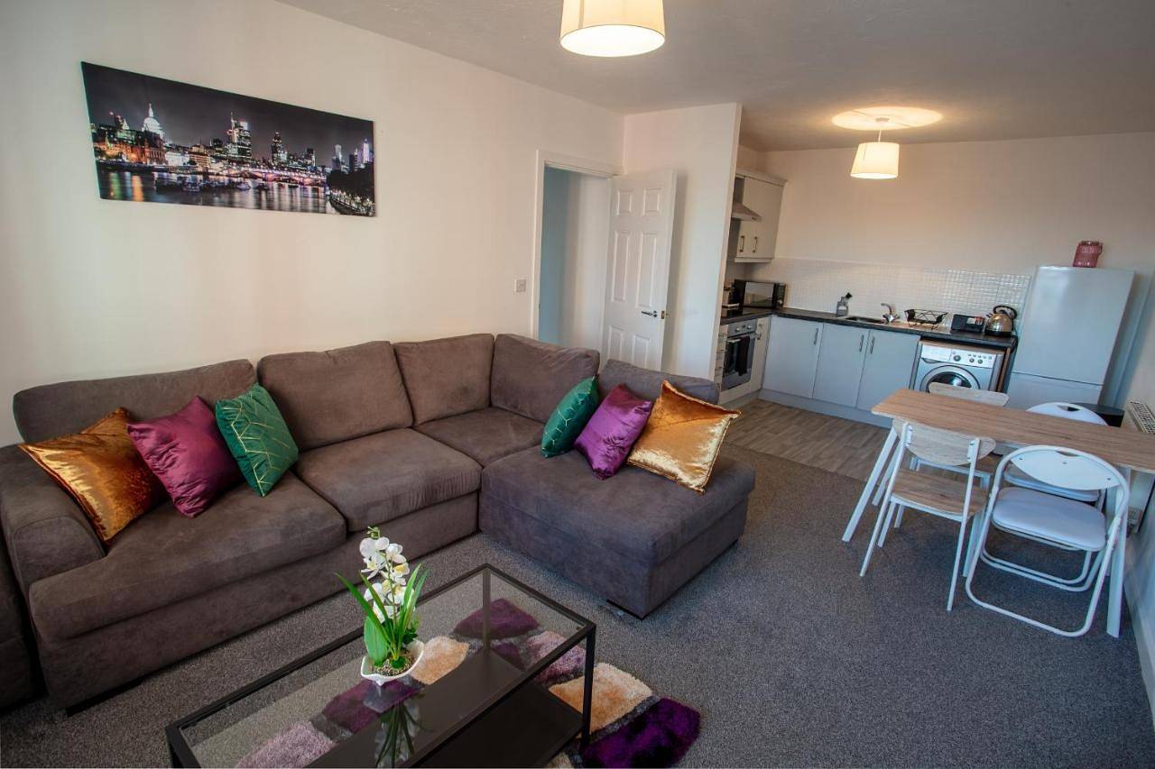 Entire apartment, Cherry Tree, Centrally Located Warrington Town Centre in Warrington, Cheshire