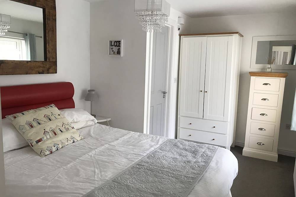 Apartamento entero, Neap Tide Looe. Amplio apartamento de 3 dormitorios y 2 baños, a poca distancia de la ciudad y la playa in Looe, Cornualles