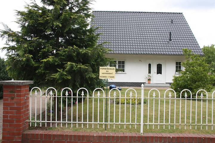 Ferienhaus für 6 Personen, mit Terrasse und Garten in Fehrbellin