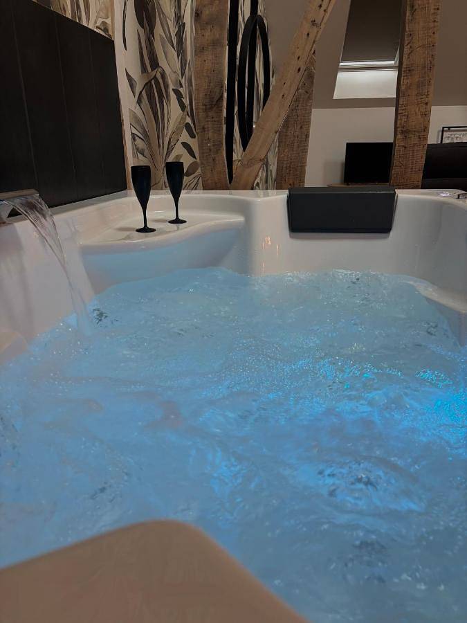 Gîte pour 2 personnes, avec Jacuzzi et Vue dans Château de Pierrefonds