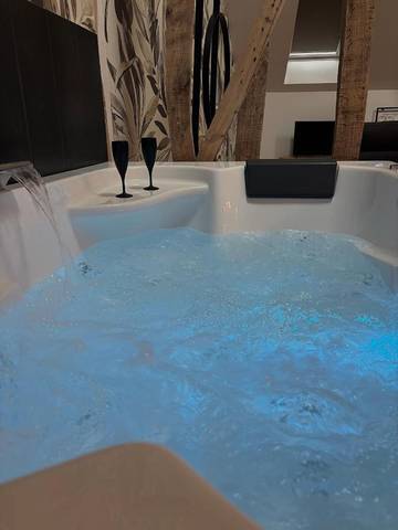 Gîte pour 2 personnes, avec jacuzzi dans Château de Pierrefonds