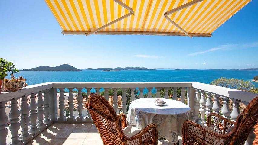 Ferienwohnung für 5 Personen, mit Terrasse in Drage (Pakoštane)
