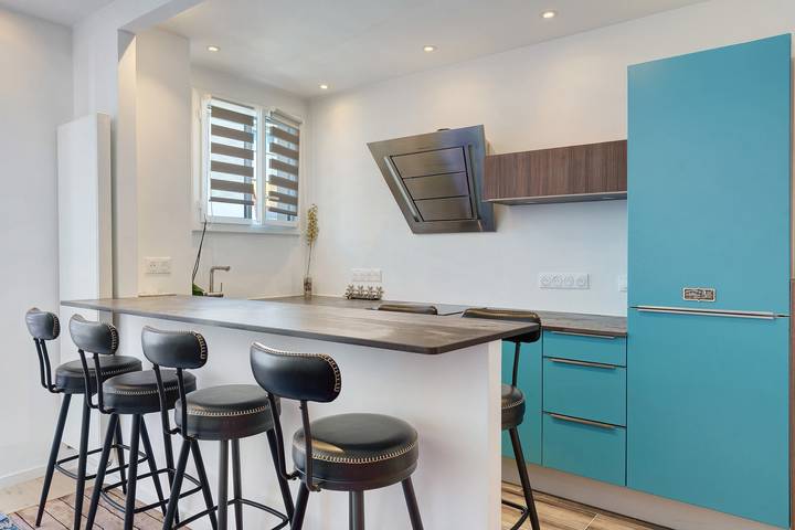 Entire apartment, Studio 'Aura' in Paris in Eiffel Tower, Paris
