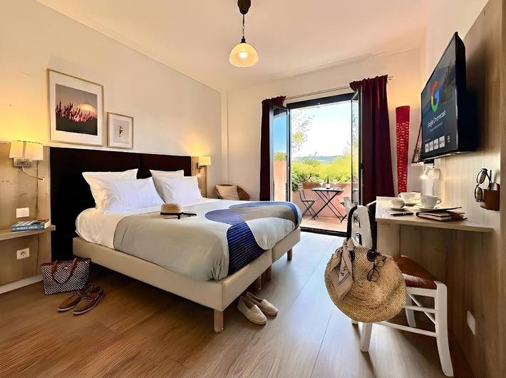 Hôtel pour 2 personnes, avec jacuzzi ainsi que sauna et terrasse, animaux acceptés à La Palud-sur-Verdon - 4