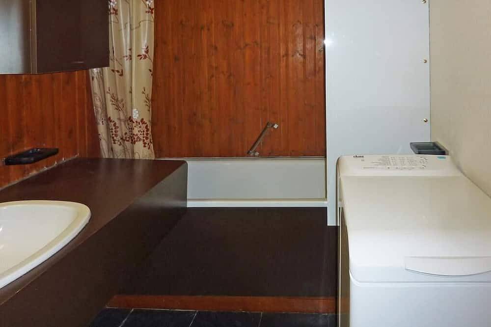 Apartamento entero, Al pie de las pistas de esquí, 4.o piso, balcón, tv, local para esquís, 42m², Les Orres in Les Orres, Parque Nacional de los Ecrins