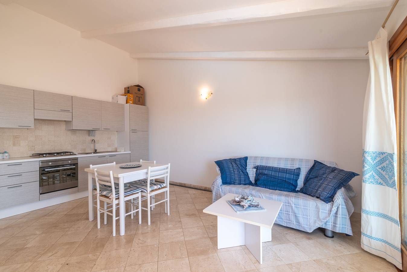 Appartamento intero, Appartamento 'Il Fiordo 27' con vista mare, piscina condivisa e aria condizionata in Santa Teresa Gallura, Gallura