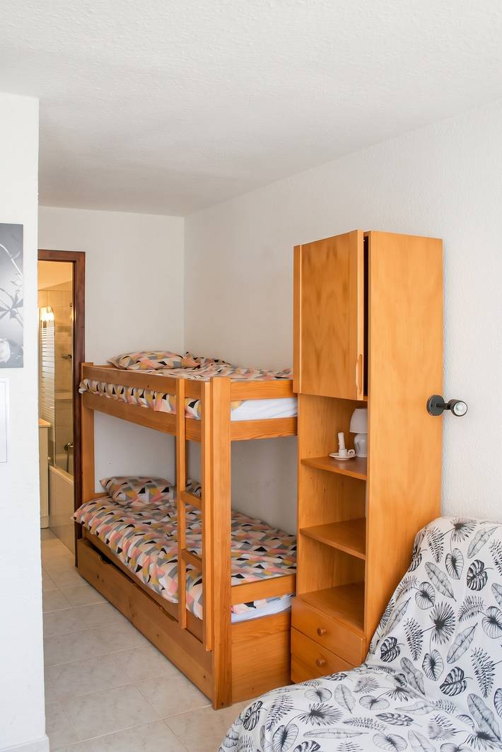 Studio entier, Studio moderne à Taninges avec vue sur les montagnes - 35 m² in Le Praz de Lys, Taninges