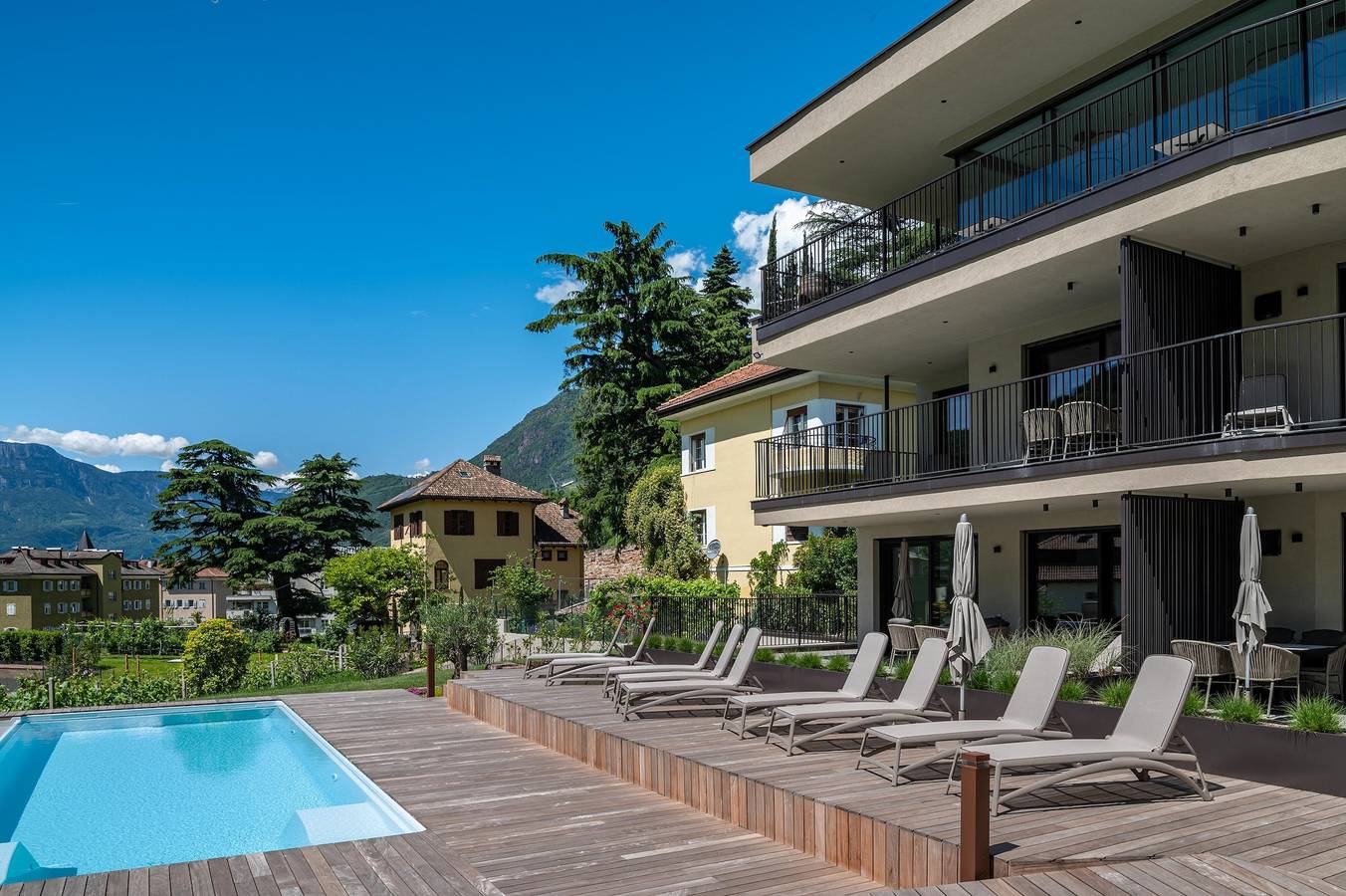 Ganze Wohnung, Ferienwohnung "Erbacher - Anna's Garten Suite" mit Bergblick, Gemeinschaftspool und Dampfbad in Zentrum-Bozner Boden-Rentsch, Bozen