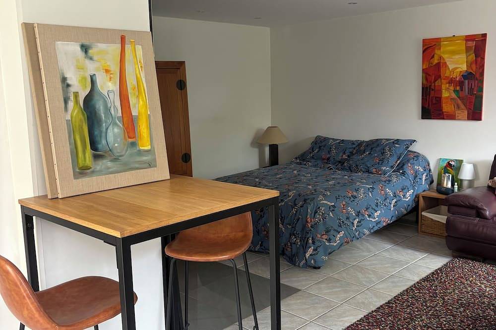 Entire apartment, Dream rental on the banks of the Marne near Paris in Noisy-le-Grand, Seine-Saint-Denis