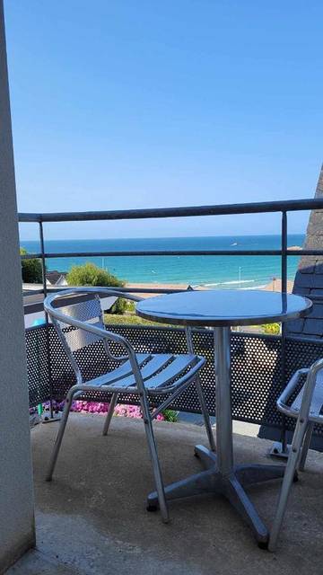 Gîte pour 2 personnes, avec vue et jardin à Trévou-Tréguignec