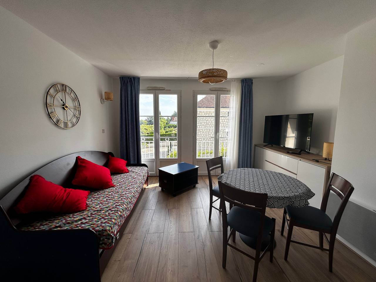 Ganze Wohnung, Charmantes T2 mit Wifi, 200m von den Thermen entfernt in La Roche-Posay, Vienne