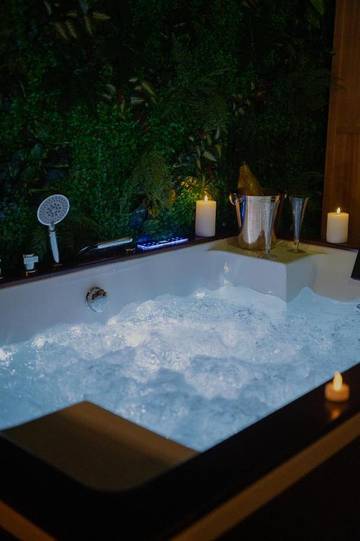 Location de vacances pour 2 personnes, avec sauna et jacuzzi à Frameries