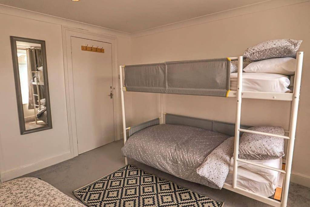 Four-Bedroom House in Folkestone, Kent