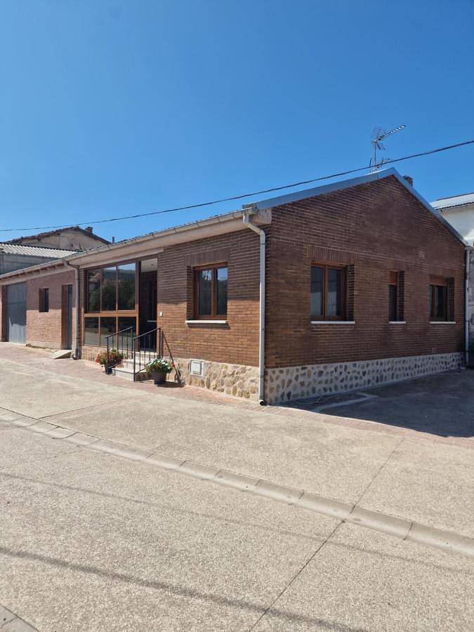 Chalet para 6 personas, con Balcón y Terraza además de Jardín y Piscina en Rioja Alta - 2