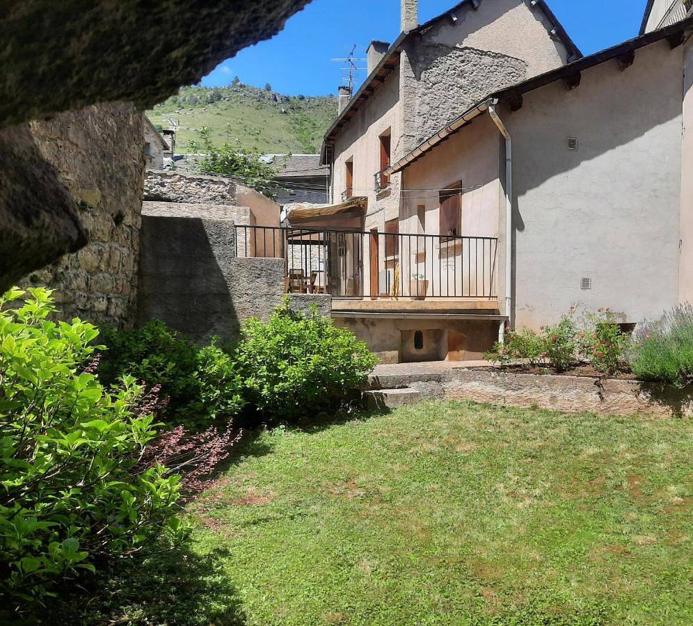 Two-Bedroom House in Meyrueis, Parc national des Cévennes