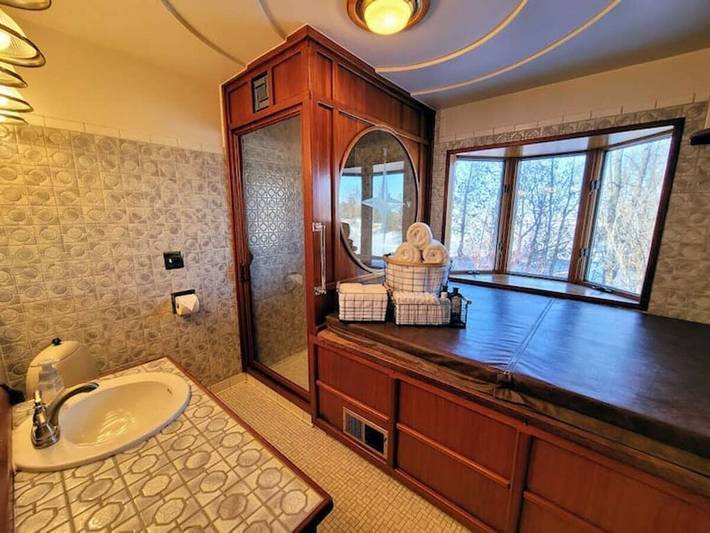 Vacation house for 8 people, with hot tub and yard in Door County