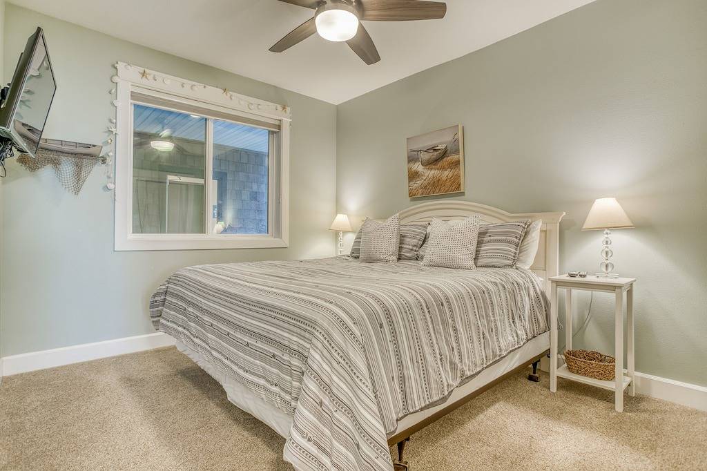 Ganze Wohnung, Ocean-Front 4th Fl Condo has Hot Tub, 2 King Beds and Resort Amenities! in Oceanlake, Lincoln City