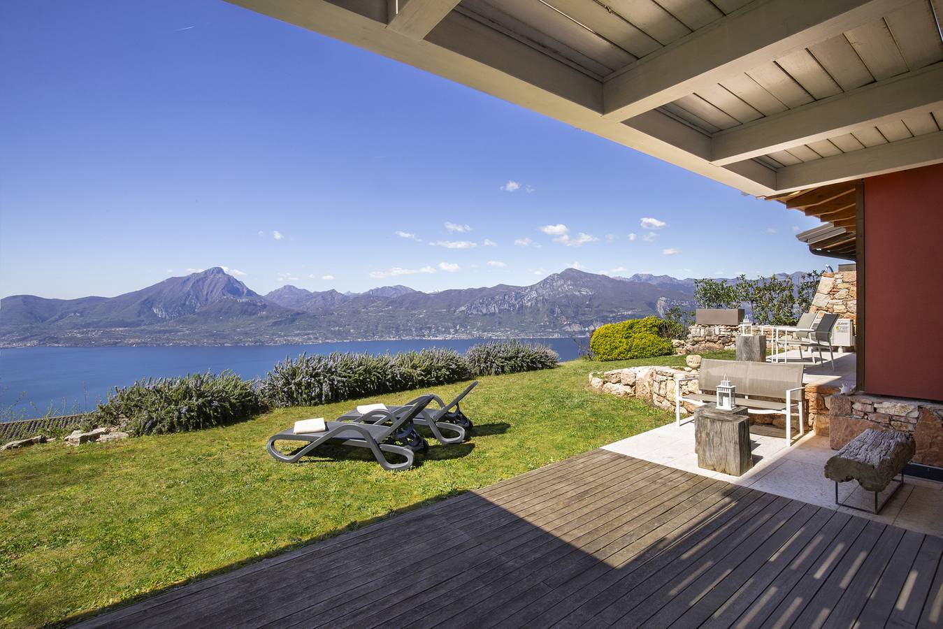 Villa Bella with Lake View in San Zeno di Montagna, Gardasee-Berge