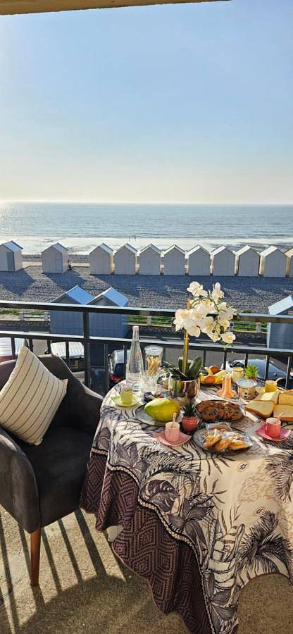 Appartement de vacances pour 6 personnes, avec balcon ainsi que vue et piscine