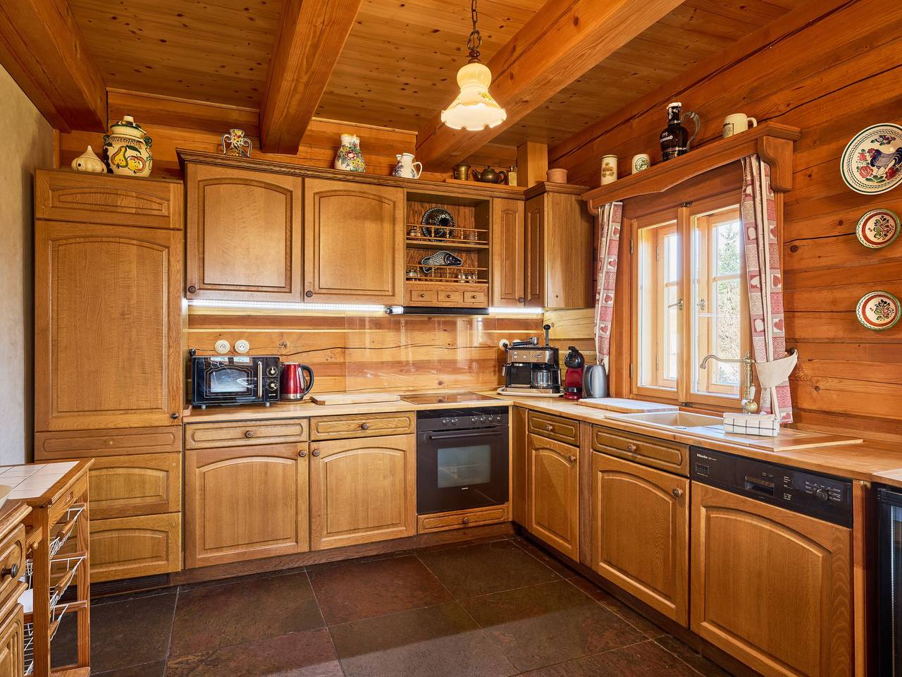 Timber Lodge with Hydromassage in Jílové u Držkova, Liberec (region)