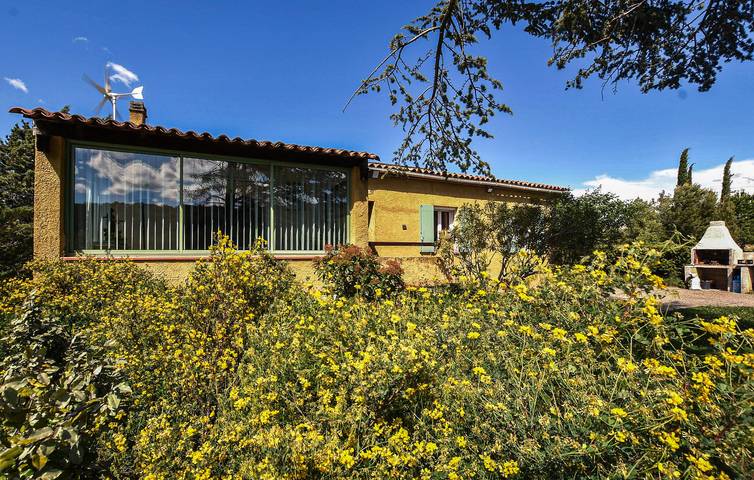 Charming Apartment with Pool near La Bastide-des-Jourdans in La Bastide-des-Jourdans, Parc naturel régional du Luberon
