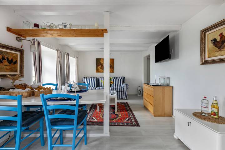 Ganze Wohnung, Ferienwohnung 'Mein Haus Ost' mit Gemeinschaftsterrasse, Gemeinschaftsgarten und Wlan in Pellworm, Nordfriesland