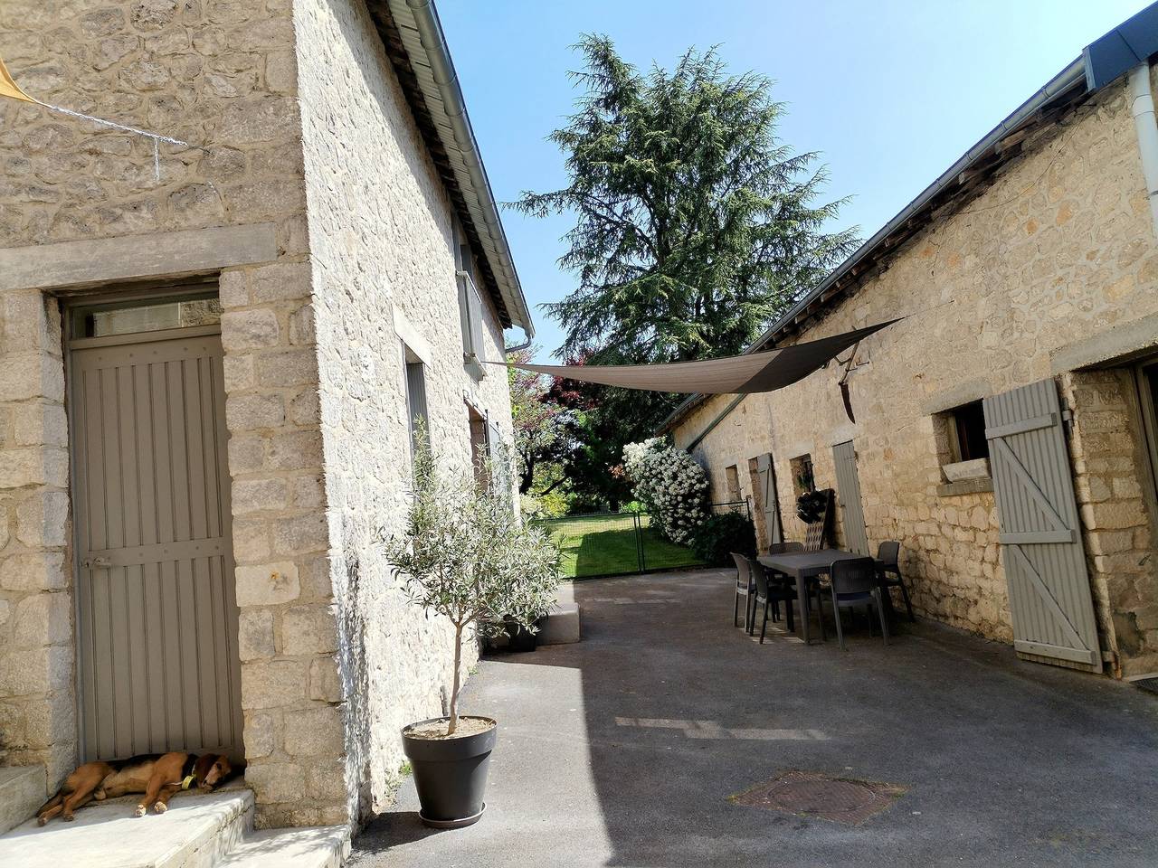 Gîte Hedoniste 1 im Erdgeschoss mit barrierefreiem Zugang in Herpy-l'Arlésienne, Ardennen