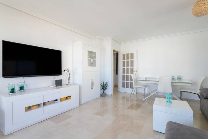 Apartamento entero, Apartamento 'Torre Mar Muchavista' con vistas al mar, piscina compartida y Wi-Fi in Platja de l'Horta-Mutxavista (San Juan Playa), San Juan Playa (Alicante)