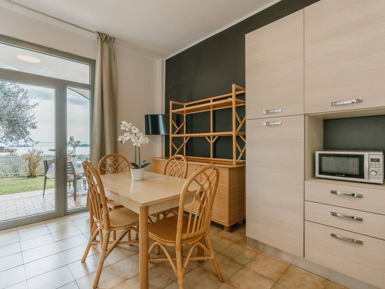 Entire apartment, Casa Centrale in Manerba del Garda, Garda Mountains