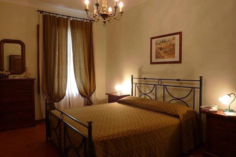 Exclusive villa with gated pool, all-inclusive, Ev-charge 74reviews, watch video in Reggello, Valdarno