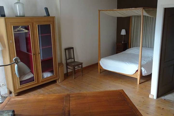 Location de vacances pour 12 personnes, avec jardin ainsi que terrasse et piscine à Saint-Just-Luzac - 2