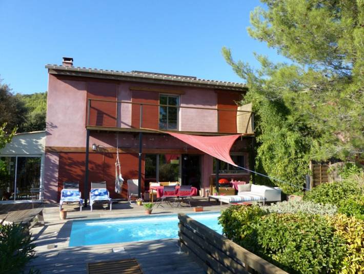 Cottage pour 6 personnes, avec piscine ainsi que balcon et jardin à Saint-Côme-et-Maruéjols