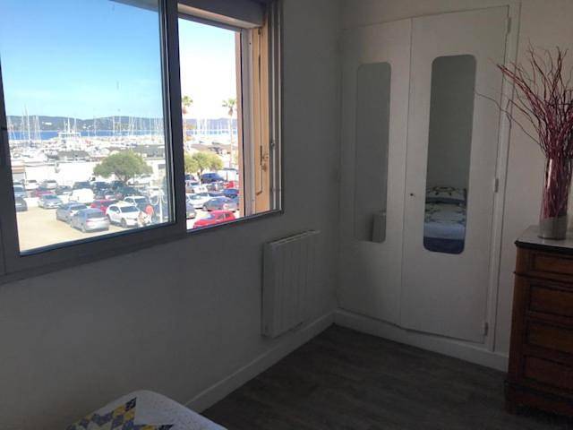 Gîte pour 4 personnes, avec balcon, animaux acceptés dans Casino De Cavalaire - 2