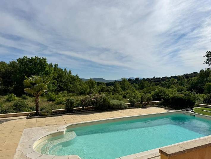 Location de vacances pour 8 personnes, avec jardin ainsi que vue et piscine à Ginasservis - 2
