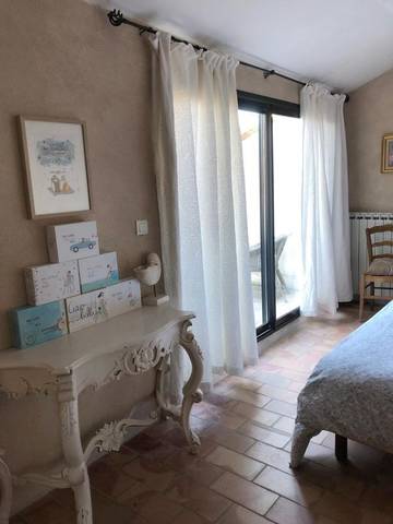 Gîte pour 2 personnes, avec terrasse et vue à Sablet