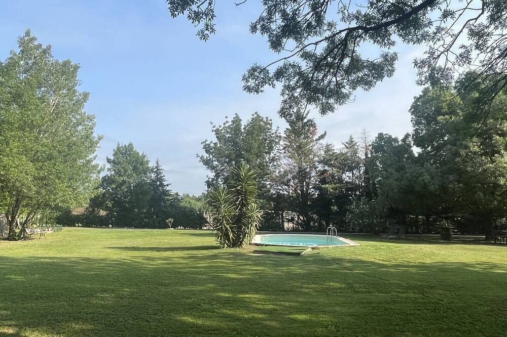 Entire apartment, Aux Cœur de la Provence aux Portes de la Camargue in Tarascon, Arles region